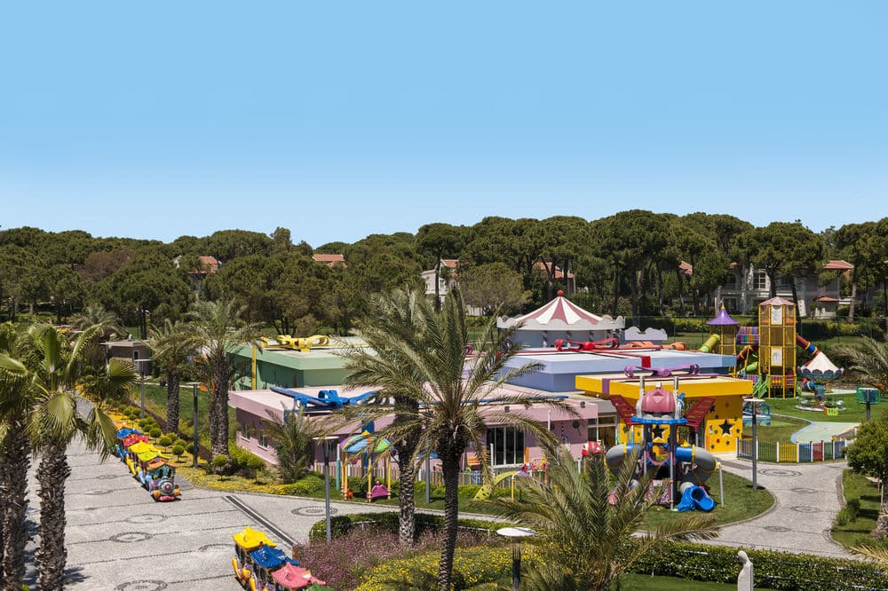 Игровая площадка для детей (снаружи)