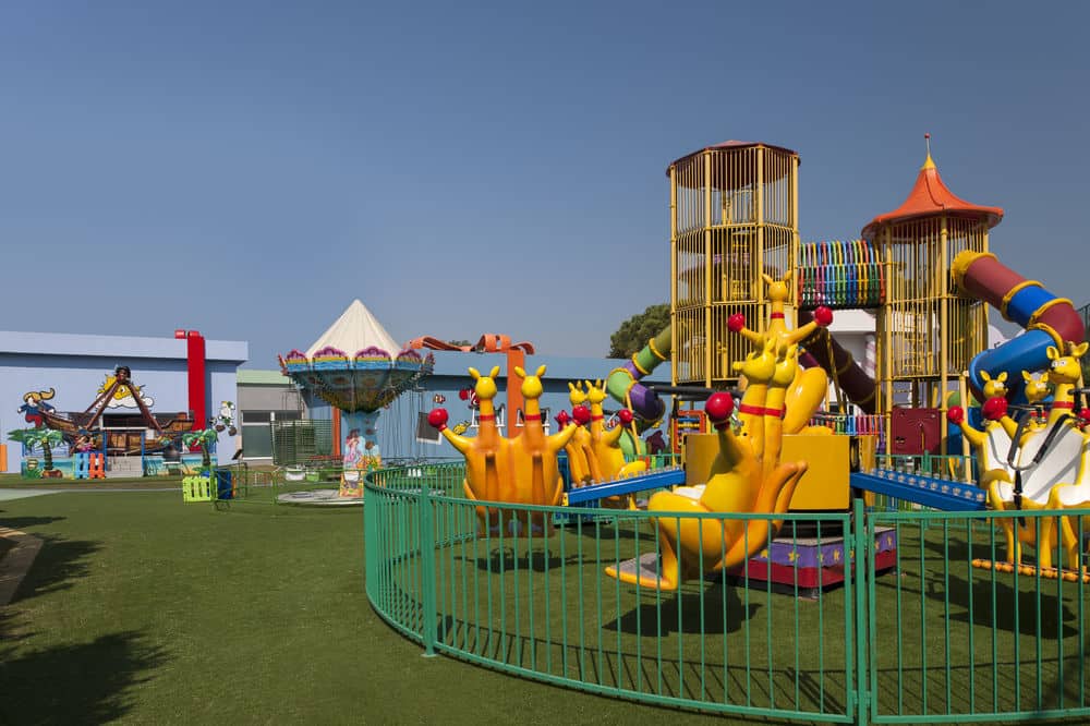 Игровая площадка для детей (снаружи)