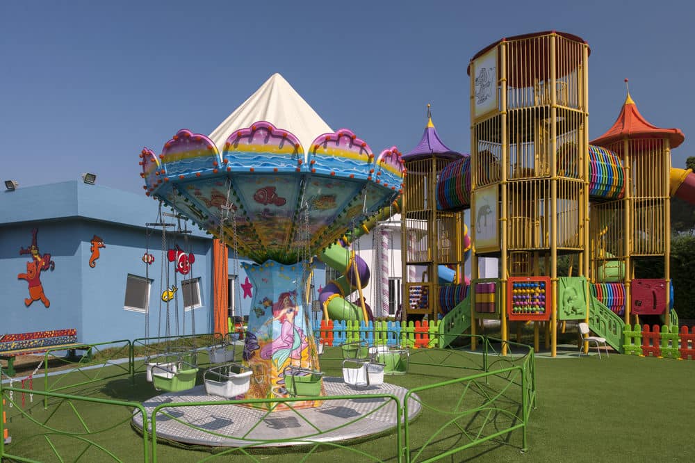 Игровая площадка для детей (снаружи)