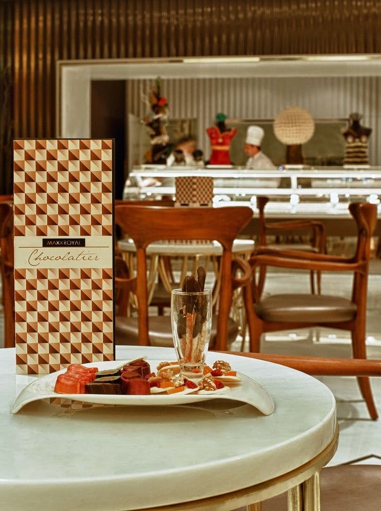 Еда и напитки