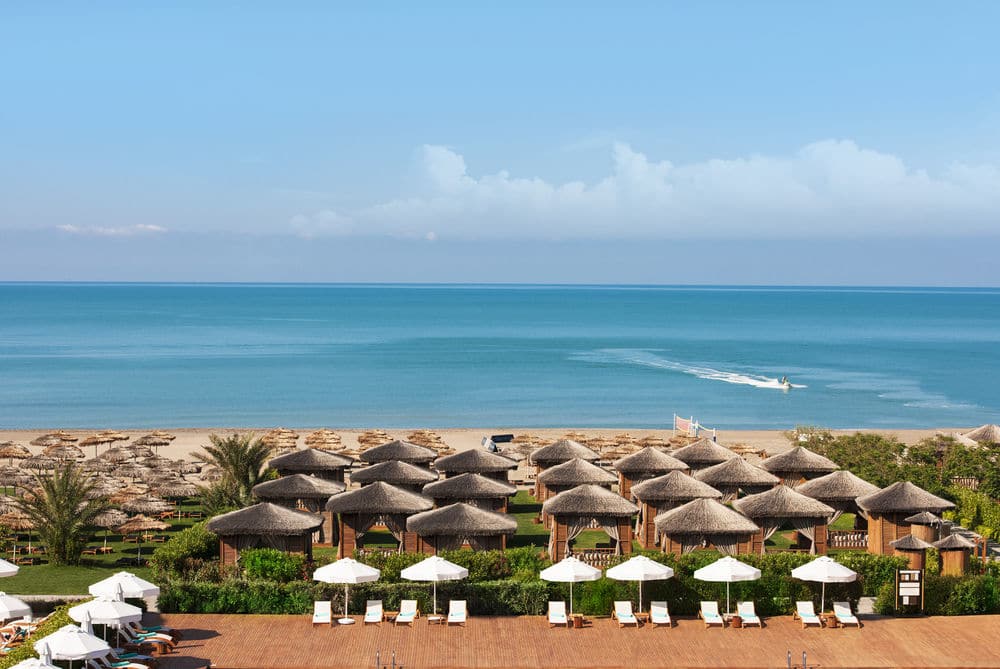 Вид на пляж/ океан