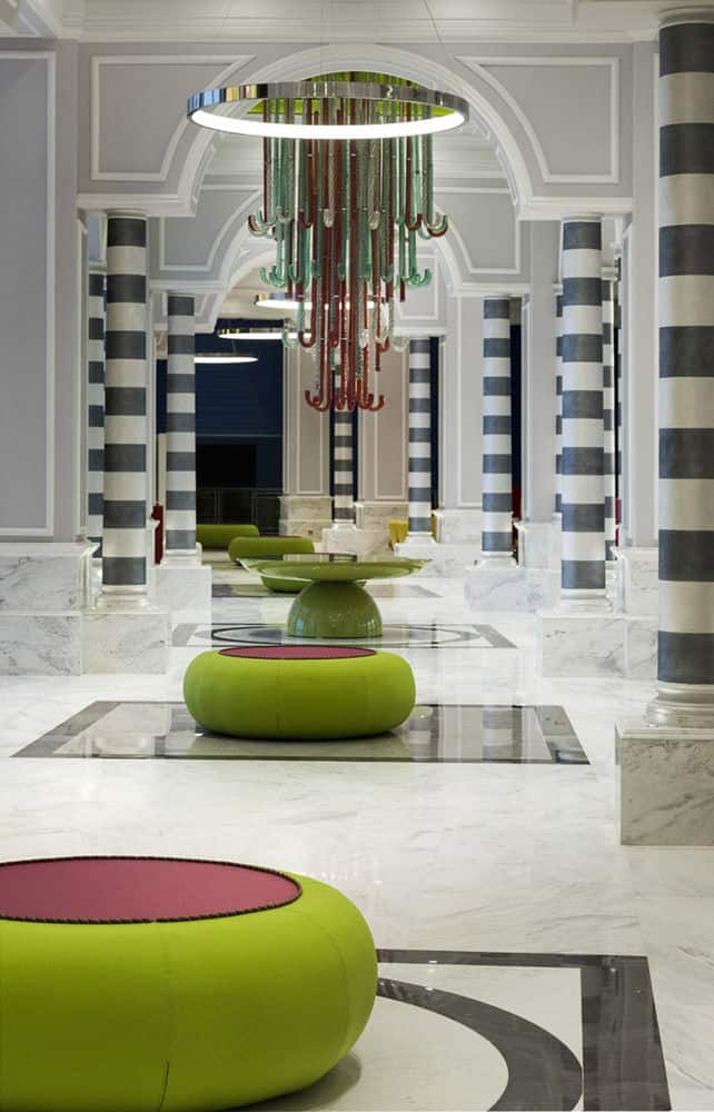 Гостиная в вестибюле