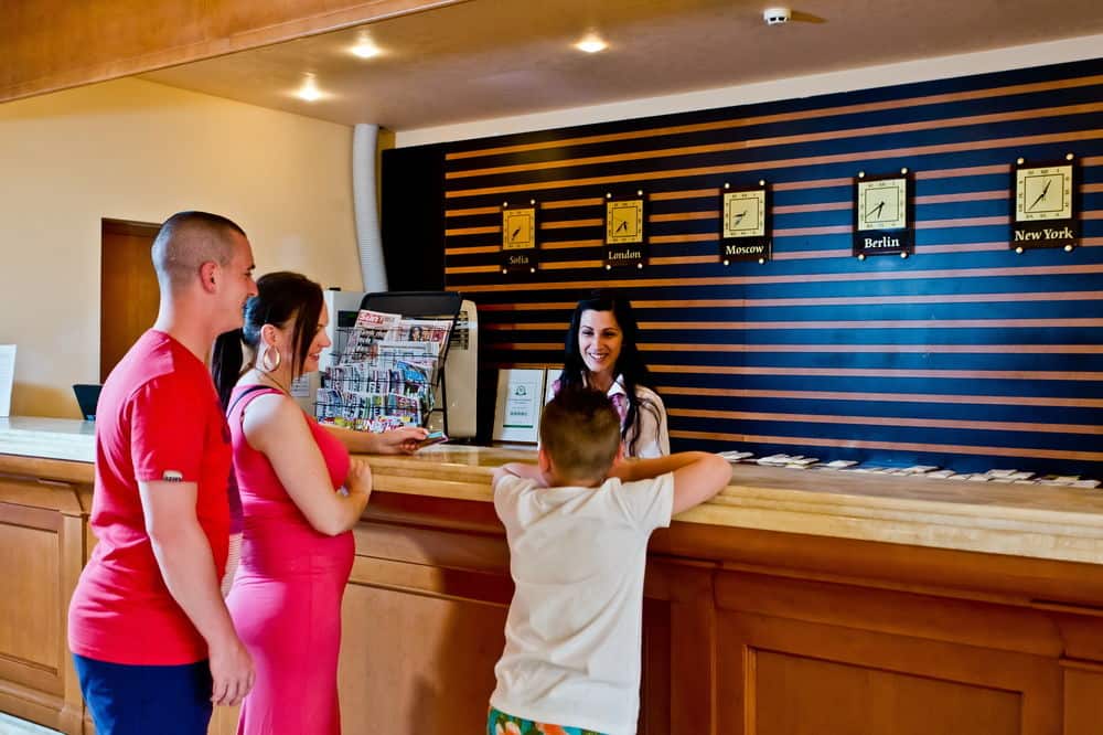 Стойка регистрации