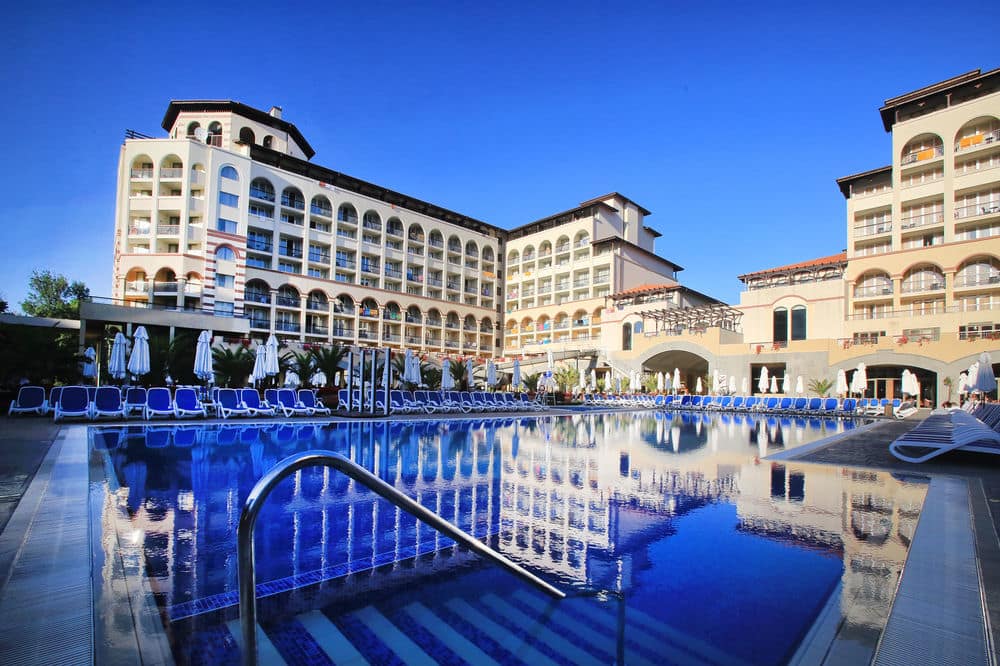 Территория отеля