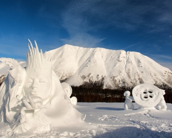 Снежная деревня в Мурманске
